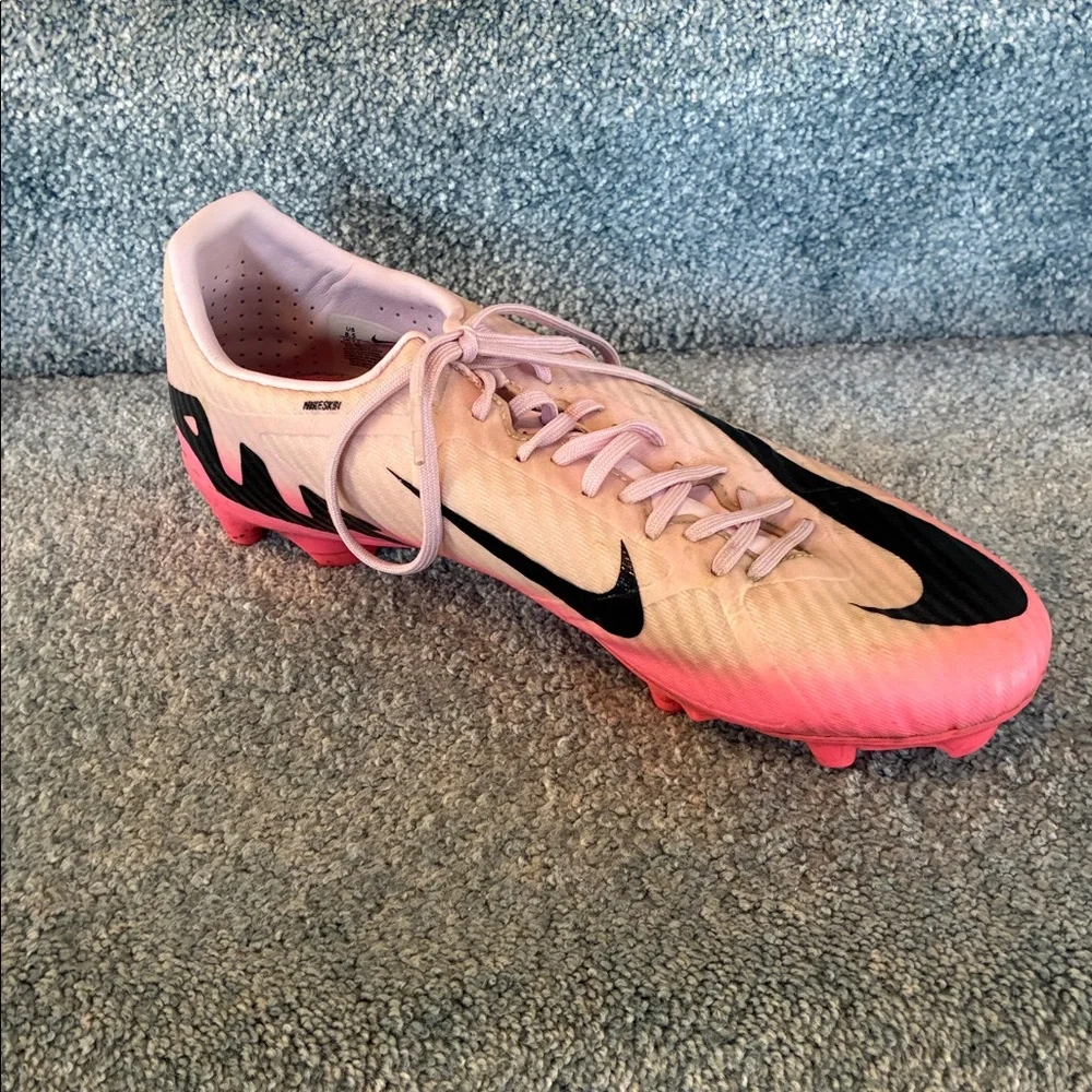 Nike Men's Zoom Mercurial Vapor 15 Academy MG
SIZE:8.5 - Picture 10 of 13